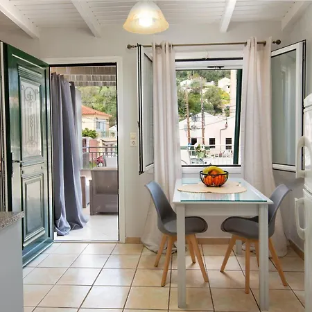 Seafront Studio Longos  Exterior photo